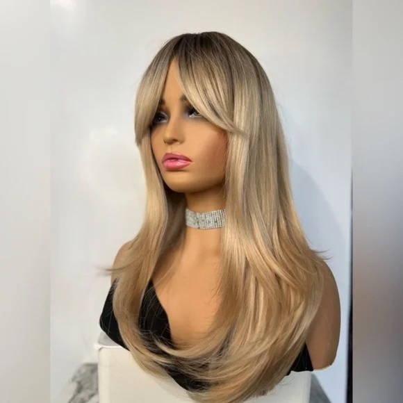 24 Inch Straight Blonde Layered hair Wig With Curtain Bangs Dark Roots - Picture 3 of 6